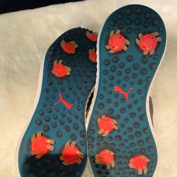 VGUC Puma golf cleats - Picture 3 of 4